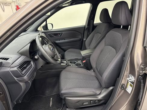 Used 2025 Subaru Forester Premium image 13
