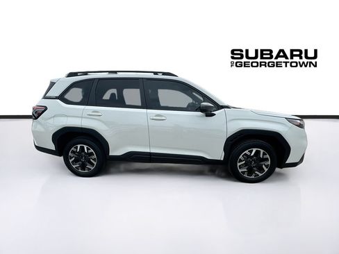 Used 2026 Subaru Forester Premium AWD/4WD image 8