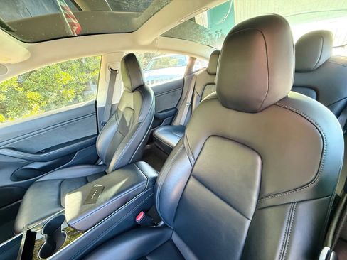 Used 2018 Tesla Model 3 Long Range image 41