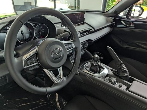 New 2026 MAZDA MX-5 Miata Club w/ Weather Package RWD image 16