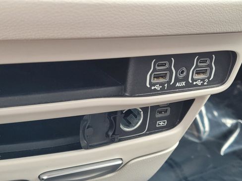 Used 2022 Chrysler Pacifica Touring-L FWD image 23
