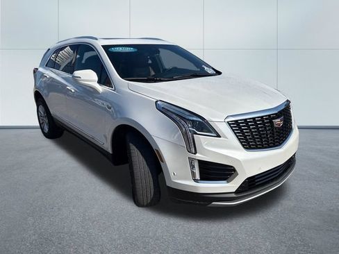 Used 2022 Cadillac XT5 Premium Luxury w/ LPO, Floor Liner Package AWD/4WD image 5