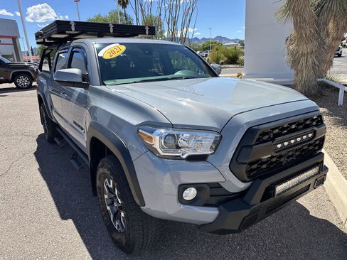 Used 2021 Toyota Tacoma TRD Off-Road image 10