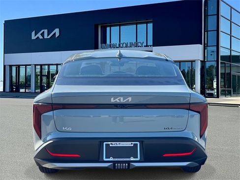 New 2025 Kia K4 LXS image 5