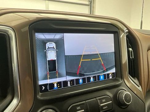 Used 2022 Chevrolet Silverado 2500 High Country w/ Z71 Off-Road Package AWD/4WD image 5