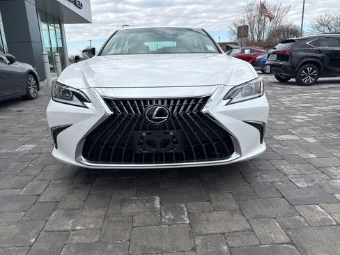 Certified 2024 Lexus ES 300h w/ Luxury Package image 8