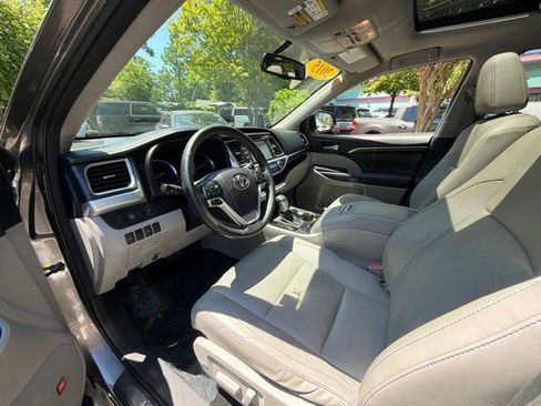 Used 2015 Toyota Highlander Limited AWD/4WD image 15