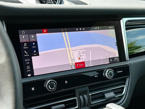 Certified 2025 Porsche Macan S AWD/4WD image 16
