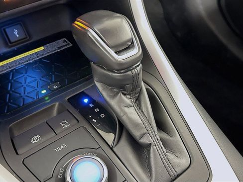 Used 2021 Toyota RAV4 XSE image 19