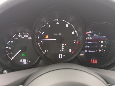 Certified 2023 Porsche Macan AWD/4WD image 11