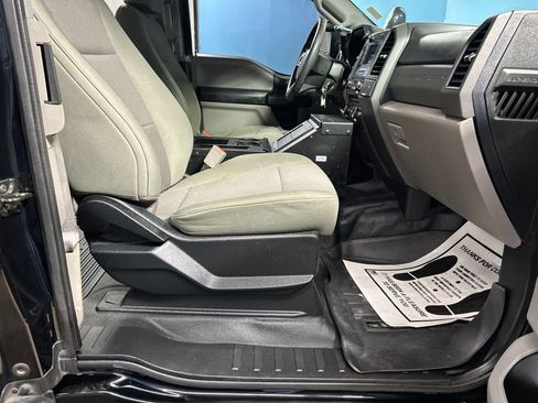 Used 2018 Ford F250 XL w/ Power Equipment Group AWD/4WD image 44