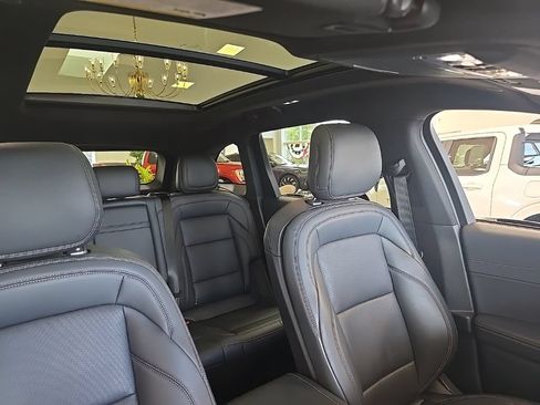 Used 2025 Lincoln Nautilus Premier w/ Equipment Group 102A AWD/4WD image 44