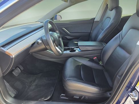 Used 2019 Tesla Model 3 Standard Range Plus image 11