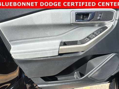 Used 2022 Ford Explorer XLT w/ Equipment Group 202A image 9