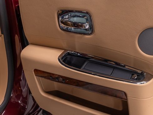 Used 2011 Rolls-Royce Ghost RWD image 9