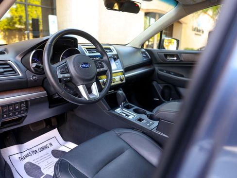 Used 2017 Subaru Outback 3.6R Limited image 4