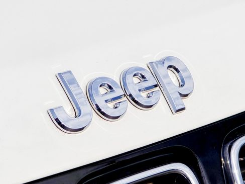 Used 2018 Jeep Compass Limited w/ Navigation Group image 3