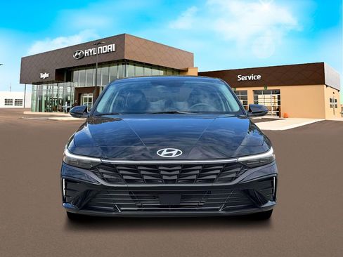 New 2026 Hyundai Elantra Limited FWD image 12