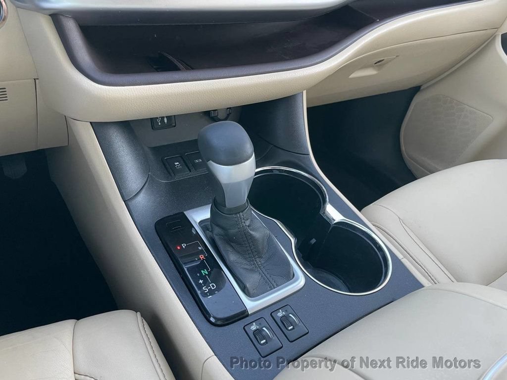 Used 2015 Toyota Highlander XLE AWD/4WD image 23