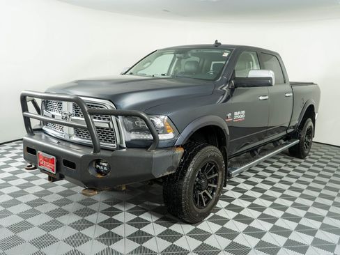 Used 2015 RAM 2500 Laramie w/ Convenience Group image 3