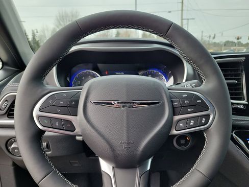 New 2026 Chrysler Pacifica Select FWD image 25