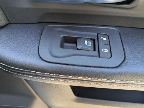 New 2026 RAM 2500 Big Horn AWD/4WD image 36