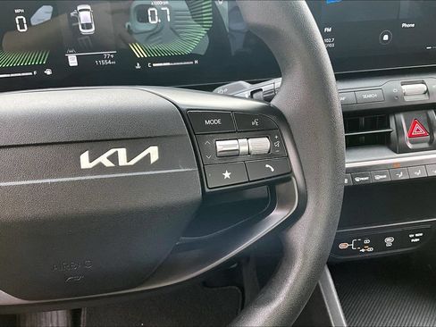 Used 2025 Kia K4 FWD image 21