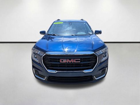 Used 2022 GMC Terrain SLE w/ Driver Convenience Package FWD image 9