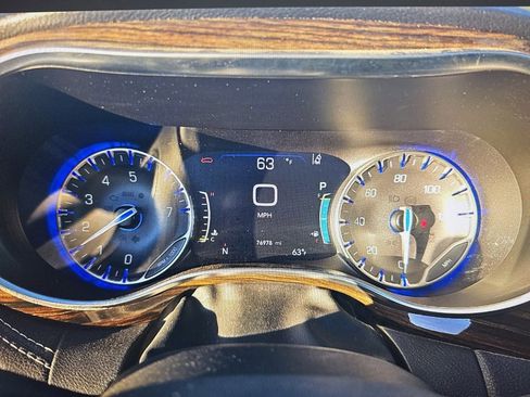 Used 2023 Chrysler Pacifica Limited image 15