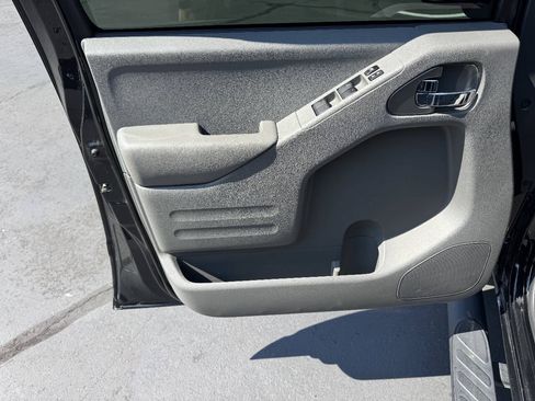 Used 2019 Nissan Frontier SV w/ Value Truck Package AWD/4WD image 12
