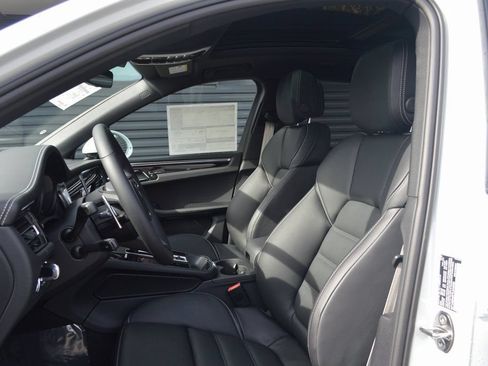 New 2026 Porsche Macan S AWD/4WD image 5