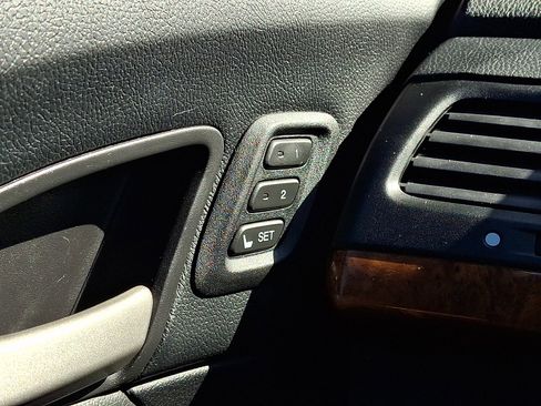 Used 2011 Honda Accord EX-L image 24