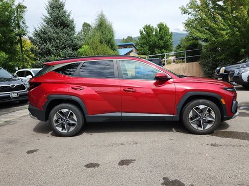 Used 2025 Hyundai Tucson SEL AWD/4WD image 2