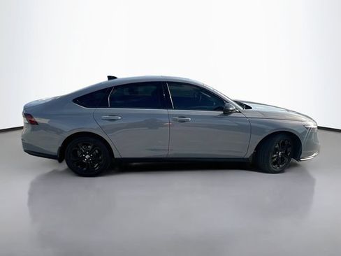 Used 2025 Honda Accord SE image 9
