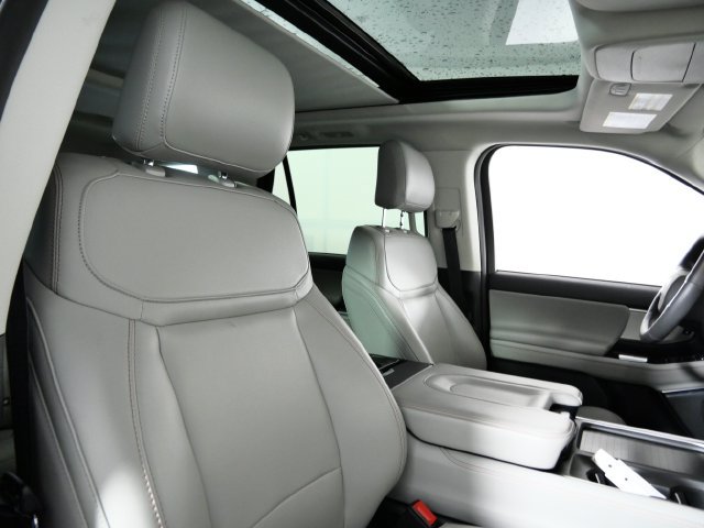 Certified 2025 Ford Expedition Active AWD/4WD image 11