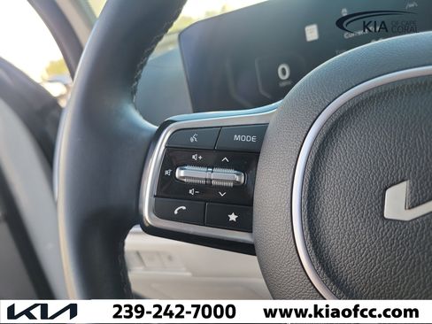 Certified 2024 Kia Sorento SX FWD image 31