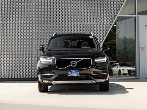 Used 2016 Volvo XC90 T6 Momentum w/ Momentum Plus Package AWD/4WD image 34