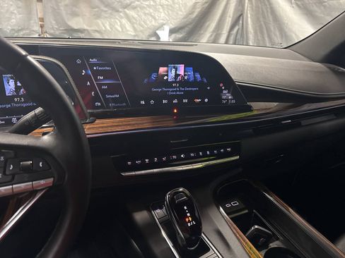 Used 2023 Cadillac Escalade ESV Premium Luxury w/ LPO, Floor Liner Package AWD/4WD image 27