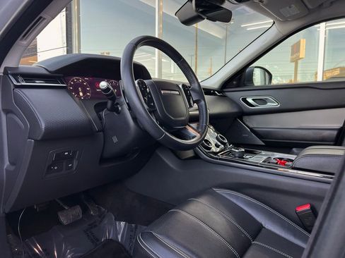Used 2018 Land Rover Range Rover Velar S image 31