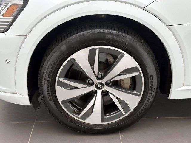 Certified 2024 Audi Q8 e-tron Premium Plus w/ Premium Plus Package AWD/4WD image 8