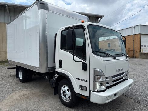 Used 2024 Isuzu NPR RWD image 1