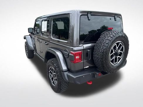 Used 2026 Jeep Wrangler Unlimited Rubicon AWD/4WD image 3