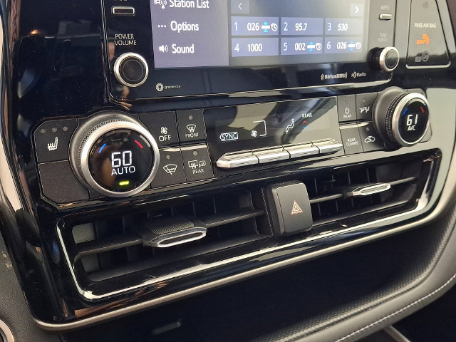 Certified 2020 Toyota Highlander XLE FWD image 18