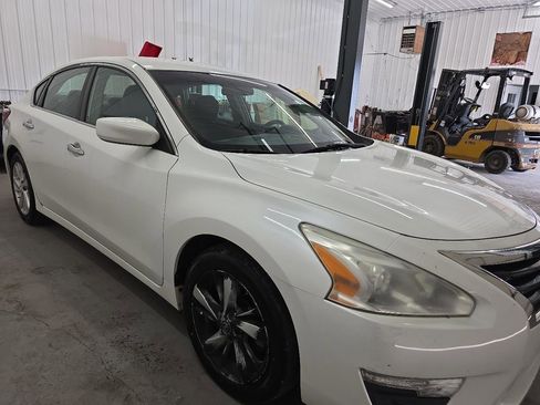 Used 2013 Nissan Altima 2.5 SV image 16