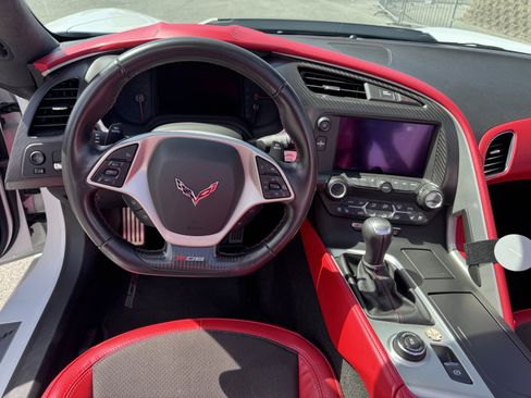 Used 2016 Chevrolet Corvette Z06 w/ 3LZ Preferred Equipment Group image 11