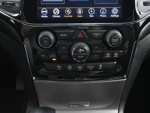 Used 2021 Jeep Grand Cherokee Laredo X AWD/4WD image 35