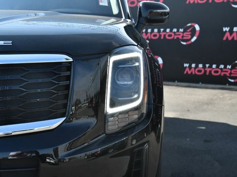 Used 2022 Kia Telluride LX image 11