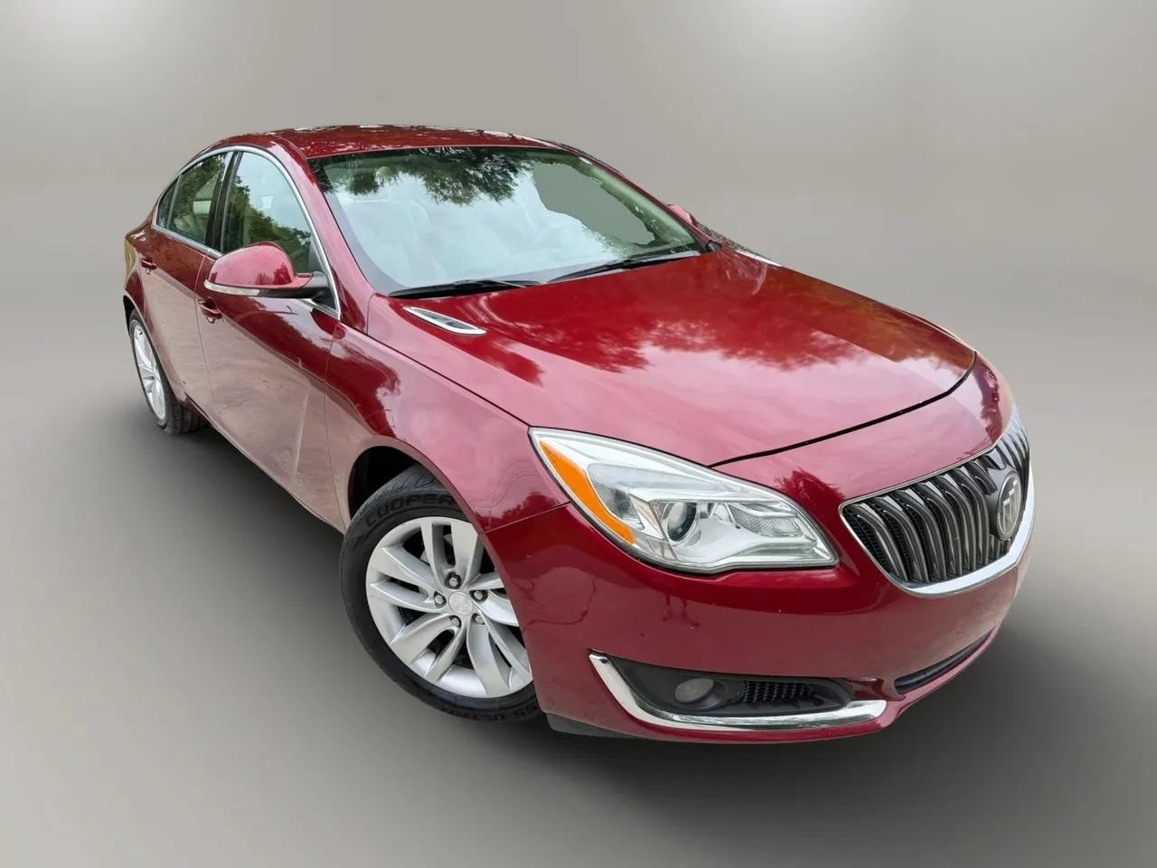 Used 2016 Buick Regal FWD image 2