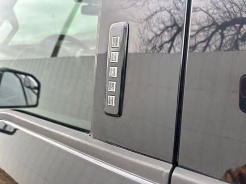 Used 2019 Ford F150 Lariat image 9