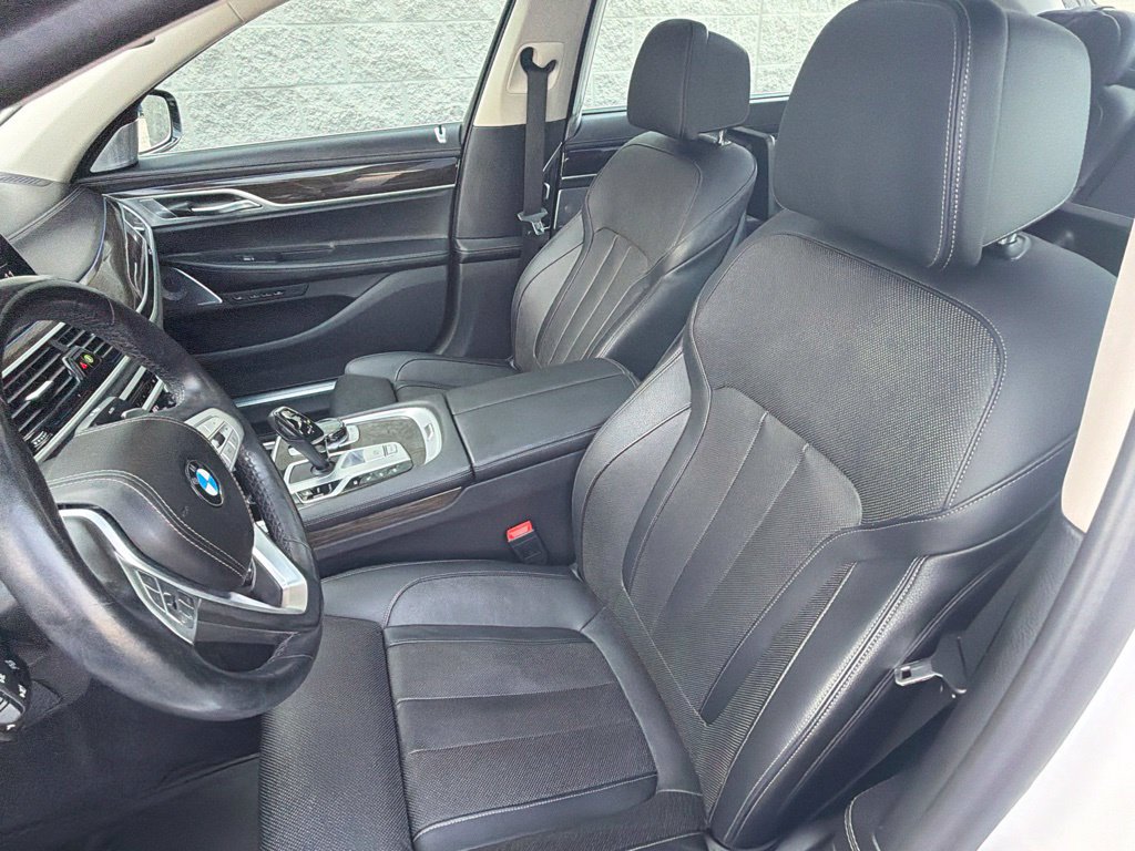 Used 2020 BMW 745e xDrive AWD/4WD image 10